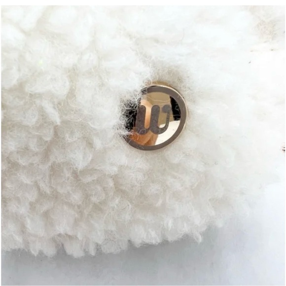 Wantable Sherpa Everywhere Belt Bag Ivory Cozy Fleece Crossbody Adjustable OS - Picture 7 of 12